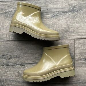 New!!! chooka shoes size 6 olive green waterproof rubber boots